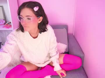 girl
        little_effy18_ cam image #4409183