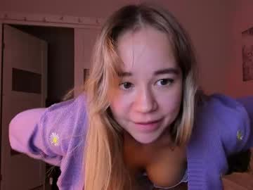 girl
        kristyspiritedaway cam image #1578592