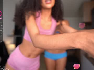 girl
        mykinkybunny cam image #2592045