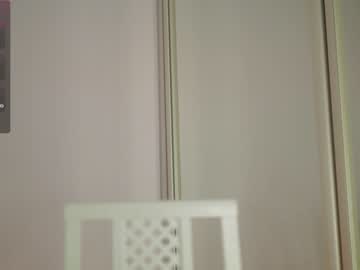 girl
        hoolybunny cam image #2731257