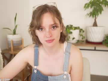 girl
        marymoody cam image #2923744