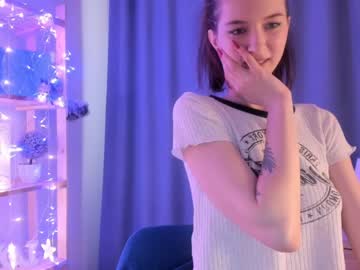 girl
        shirleywatson cam image #629907