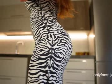 girl
        therealbonnieclydex cam image #932037