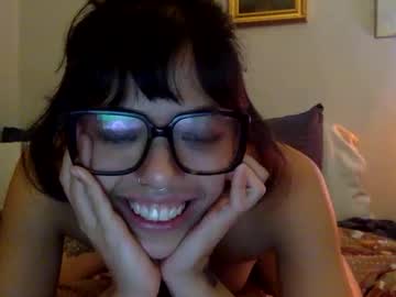 girl
        raynydayxx cam image #3949277