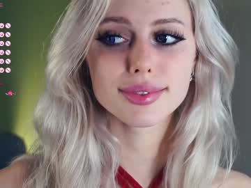 girl
        audreycarvin cam image #4012491