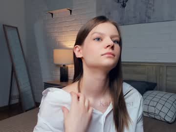 girl
        katy_best_ cam image #2515345