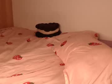 girl
        kira_morningstar cam image #1358138