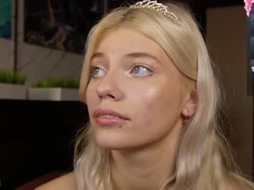 girl
        victoriabeverly cam image #3578294