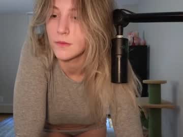 girl
        alexa_dream cam image #2635874