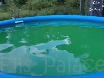 couple
        ells_palace cam image #3057167