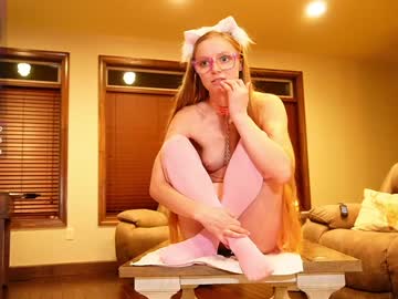 girl
        emmasky69 cam image #3978169