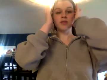 girl
        basicbrunette cam image #1481339