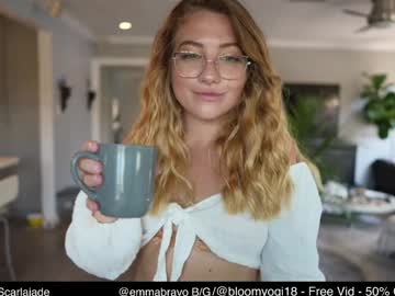 girl
        bloomyogi cam image #3330615