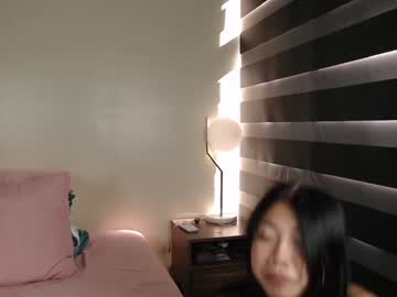 girl
        skytime96 cam image #2532445