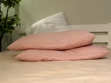 girl
        ronny_ponny cam image #2041327