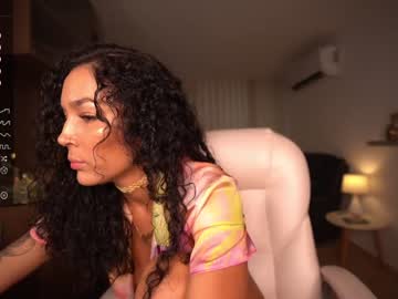 girl
        mykinkybunny cam image #2239356