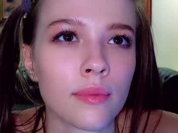 girl
        _demi_dee_ cam image #779023