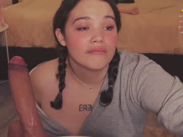 girl
        chery_lady22 cam image #1892482
