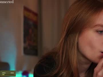 girl
        lizzy_blaze cam image #3695511