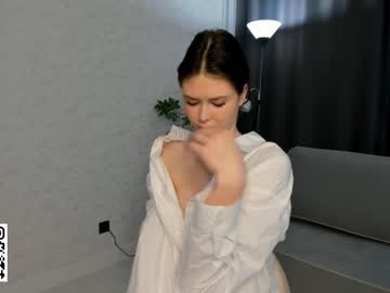 girl
        mariambuss cam image #2384893