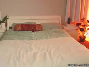 girl
        _stella_rose_ cam image #1862897