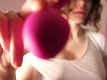 girl
        sae__ cam image #393233