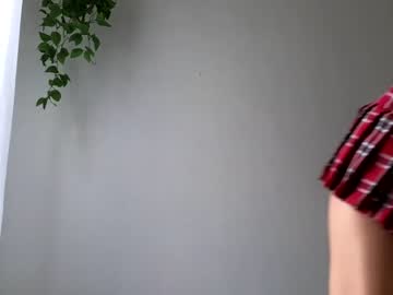 girl
        littlegreekflower cam image #2123306