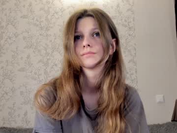 girl
        alainaestrada cam image #1776737