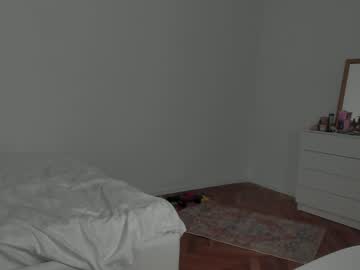 girl
        vivienne_westwoood cam image #1003890