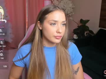 girl
        lori_blushcrystal cam image #3888087