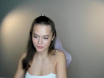 girl
        brittcubitt cam image #2394018