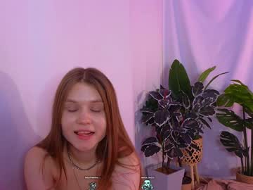 girl
        alisia_spinnet cam image #3635821
