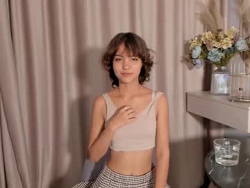 girl
        lenaelisabeth cam image #1942536