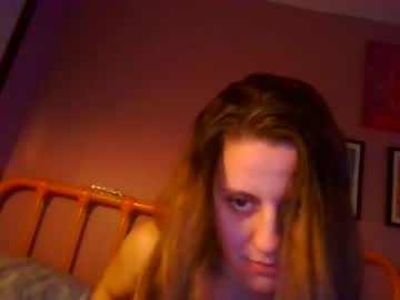 girl
        funnybunn666 cam image #2155353
