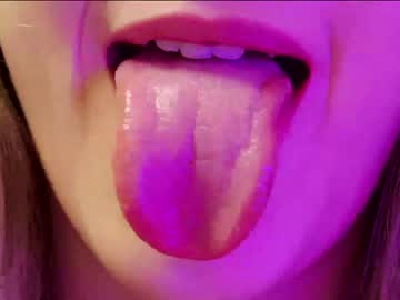 girl
        aveksmr cam image #2155392