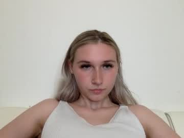 girl
        petiteblondie13 cam image #2805191