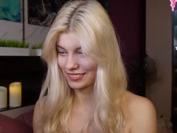 girl
        victoriabeverly cam image #3635108
