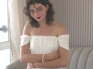 girl
        you_fell_in_love cam image #3266299
