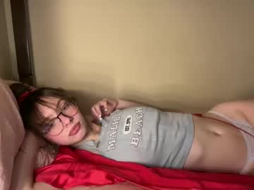 girl
        bellalovess cam image #3858110