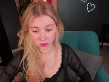girl
        milablush cam image #1883714