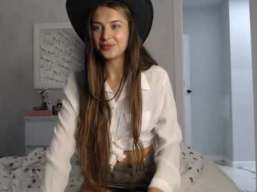 girl
        lisa_amato cam image #3173920