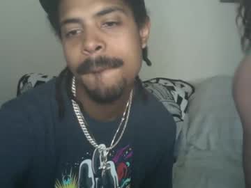 couple
        a_mariejuana69 cam image #1429114