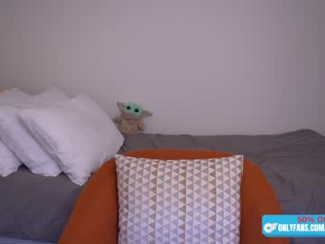 girl
        chloewildd cam image #1209025