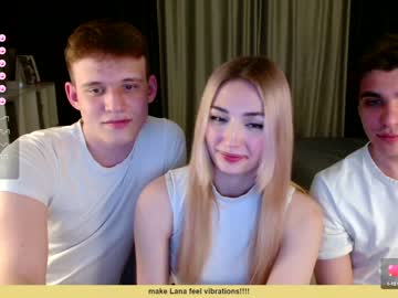 couple
        lovelypeachs cam image #2687179