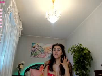 girl
        flower_nicole cam image #2600621