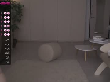 girl
        oki_dokie cam image #1270618