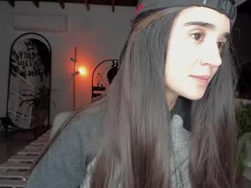 girl
        lonelly_lolly98 cam image #379323