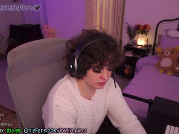 girl
        evelynpiers cam image #115008