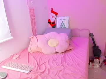 girl
        little_effy18_ cam image #3829945
