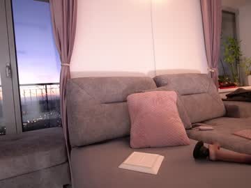 girl
        innocentemmy cam image #3769703